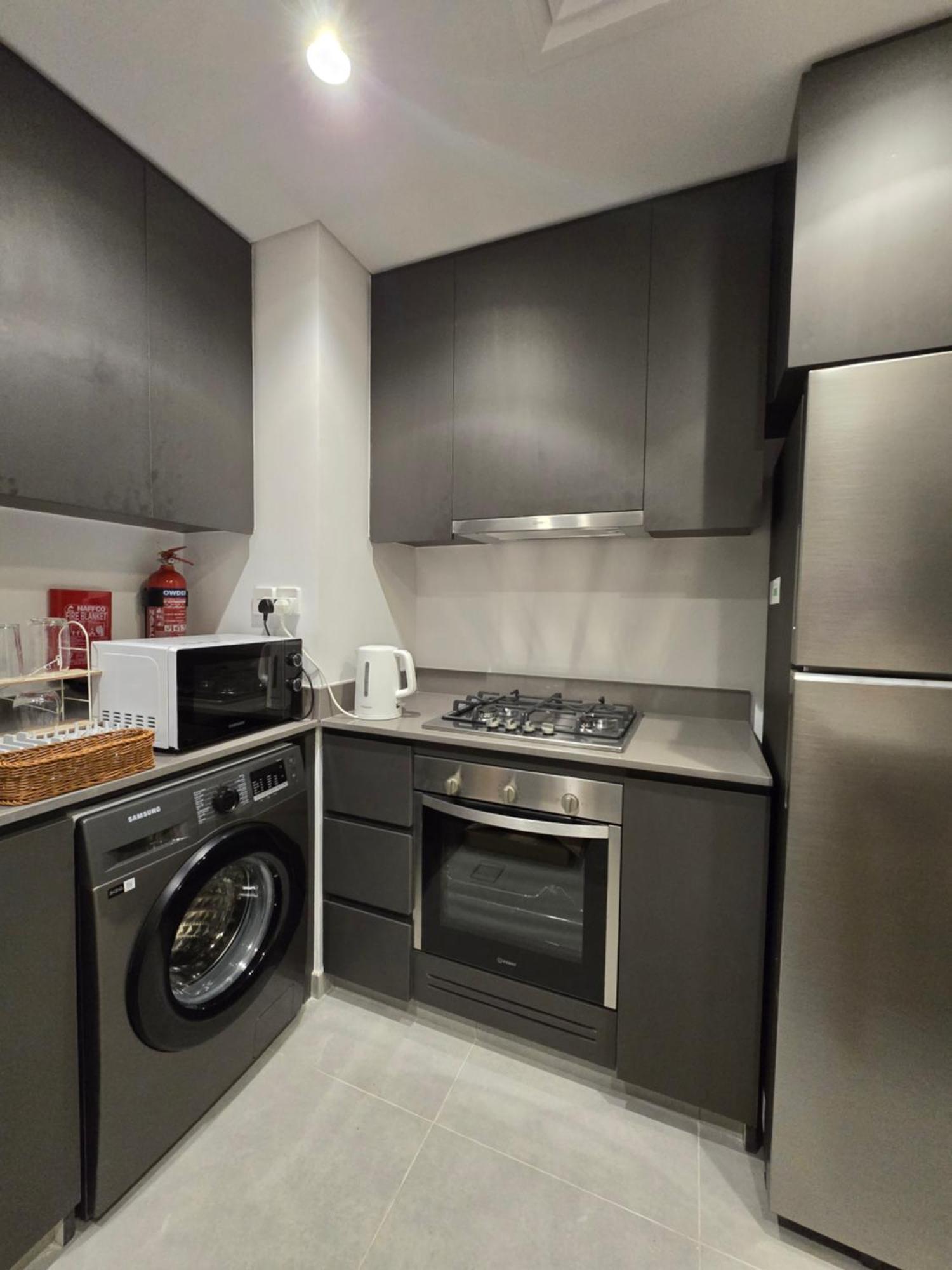 Shiro Elegant Living