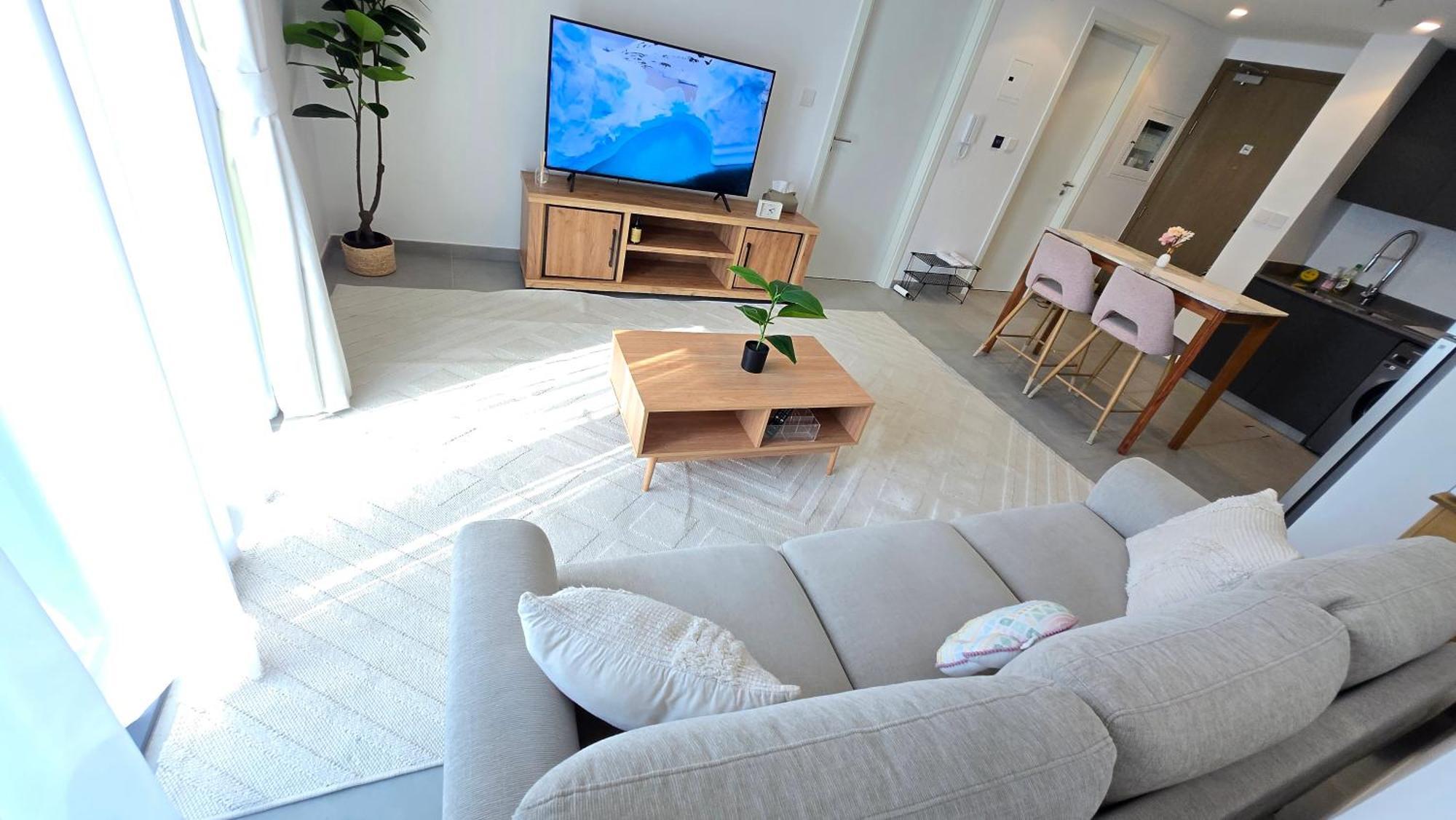 Apartment Shiro Elegant Living *